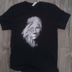 Kmt Kiltz Mighty Tribe Graphic T-shirt. Lion Face Design Size M